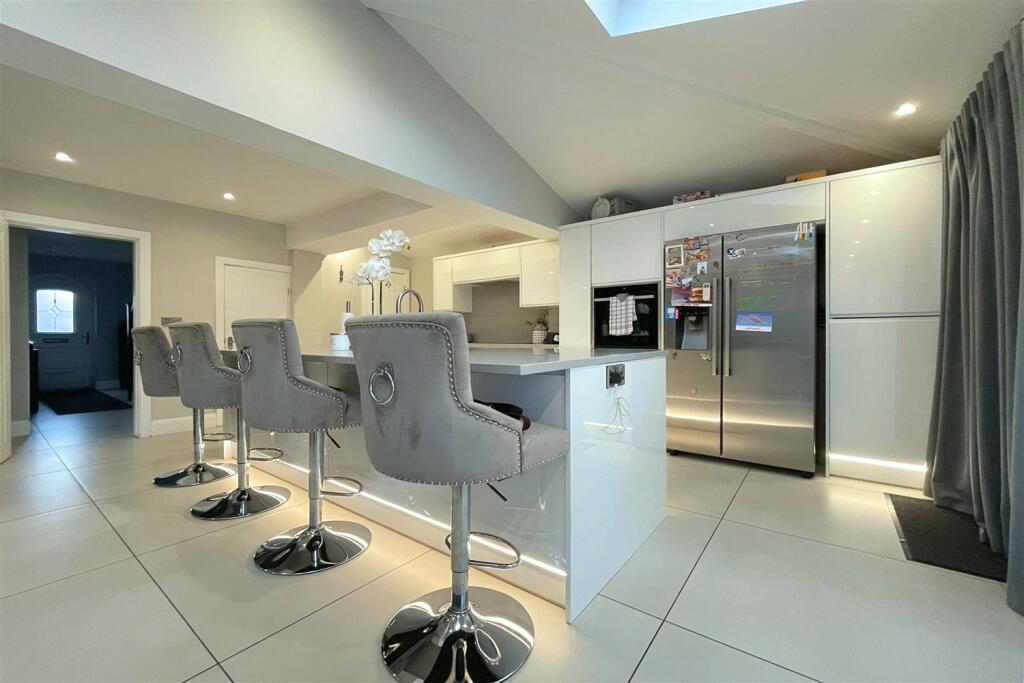 Kitchen/Diner/Family