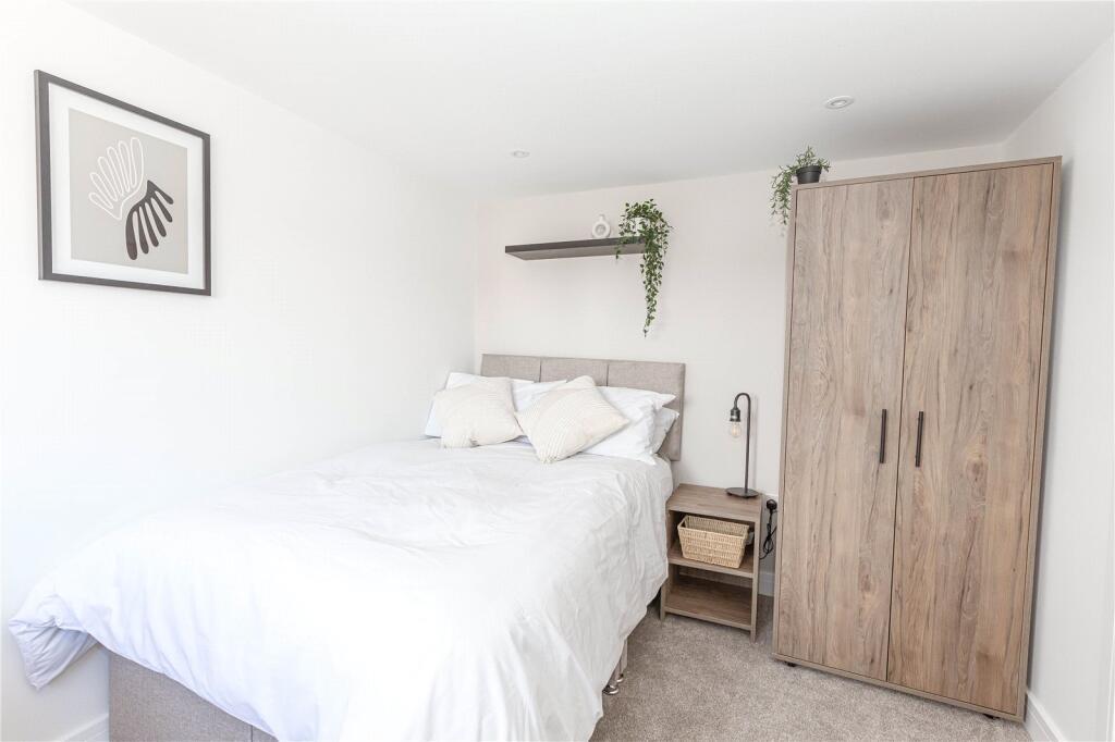 Room 6_7 Forest Rd_1.jpeg