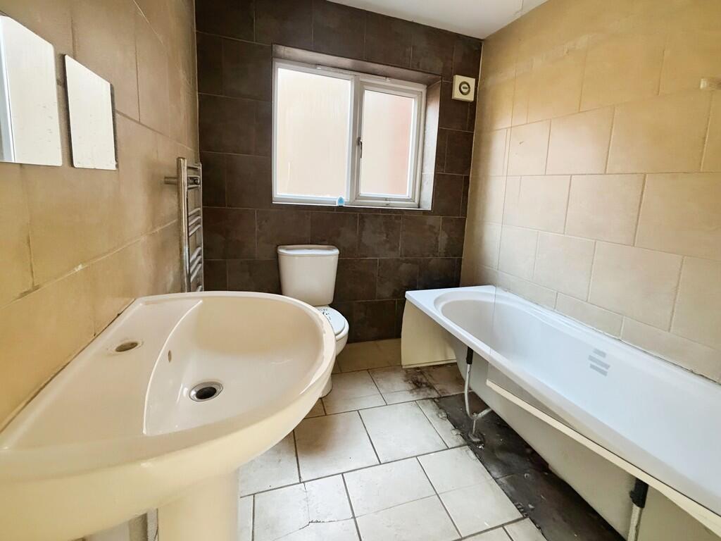 d9ccec8c-WhatsApp...