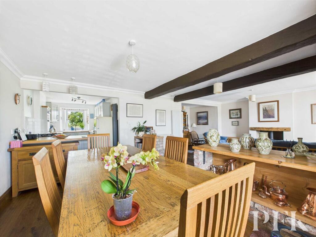 Dining Kitchen Area