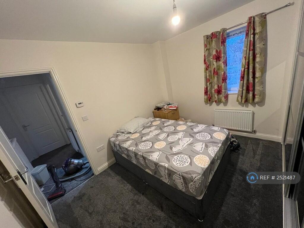 Master_bedroom_with_ensuite