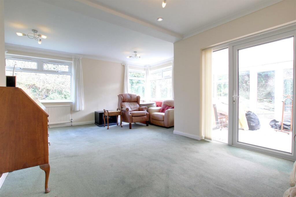 REAR SITTING ROOM (OR BED 3)