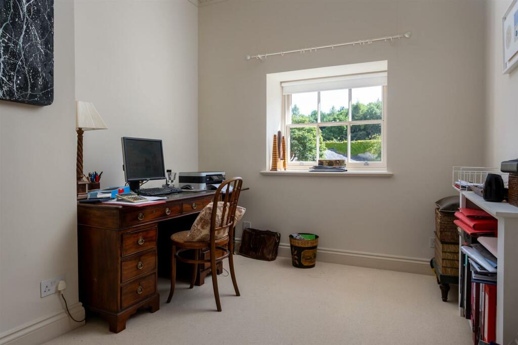 56 - 7 Sherborne Stables - GL54 3DW - Web.jpg