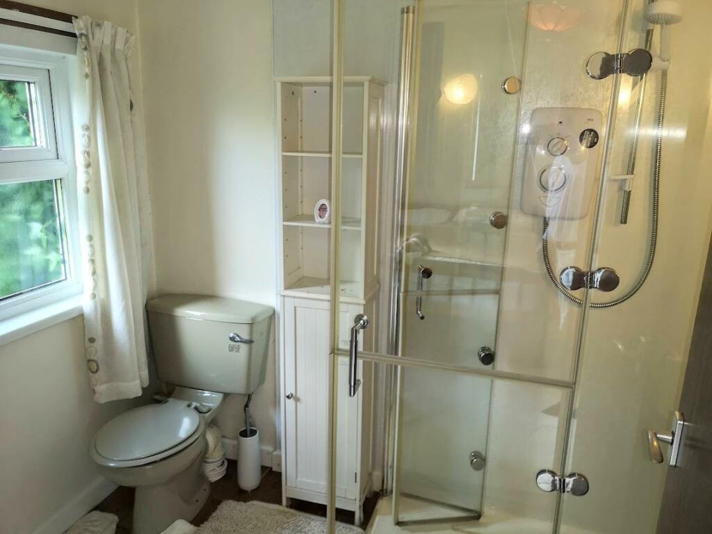 EN SUITE