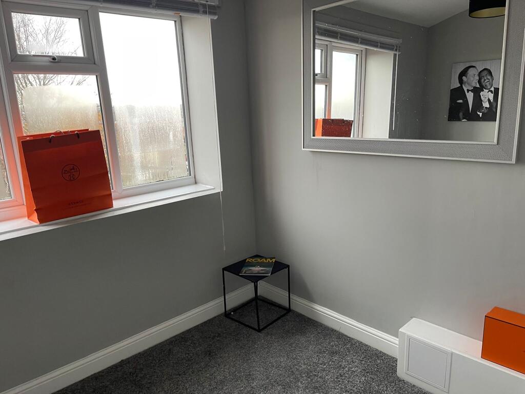 Flat ,  Cross Green Lane, Halton, Leeds