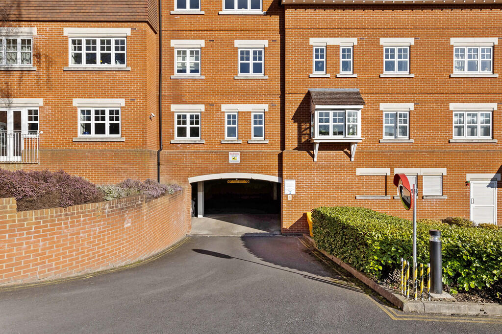 13-06e0PFSCL _ 9 ...