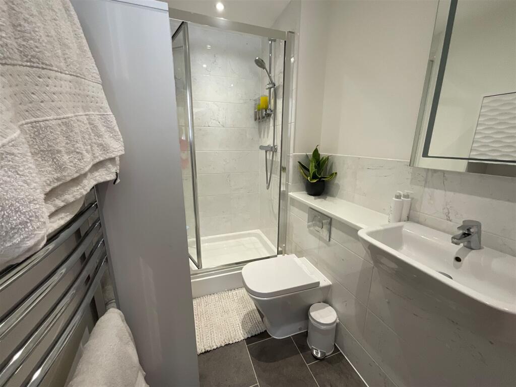 En Suite Shower Room