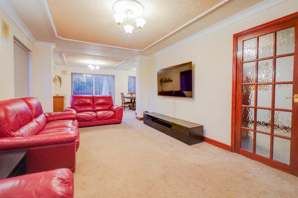 Open Plan L Shaped Lounge Dining Room