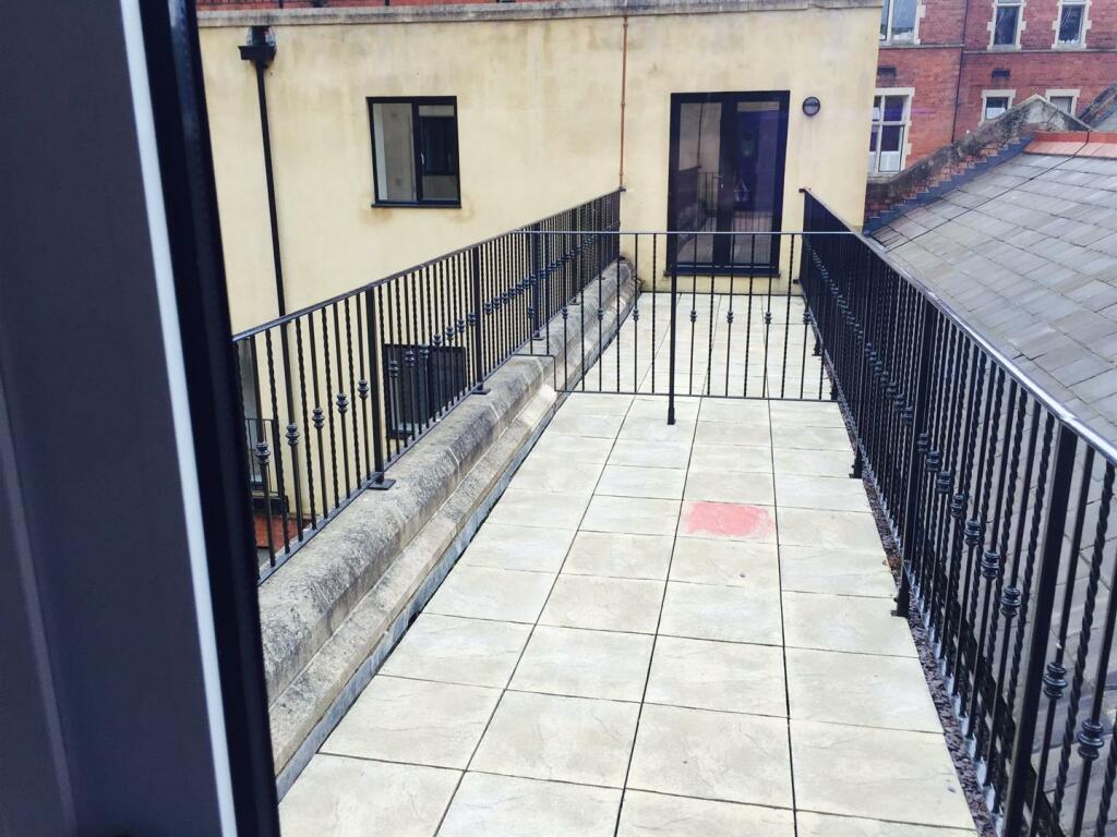 Davidson Frost-Wellings, DFW, Royal Connaught, Bus