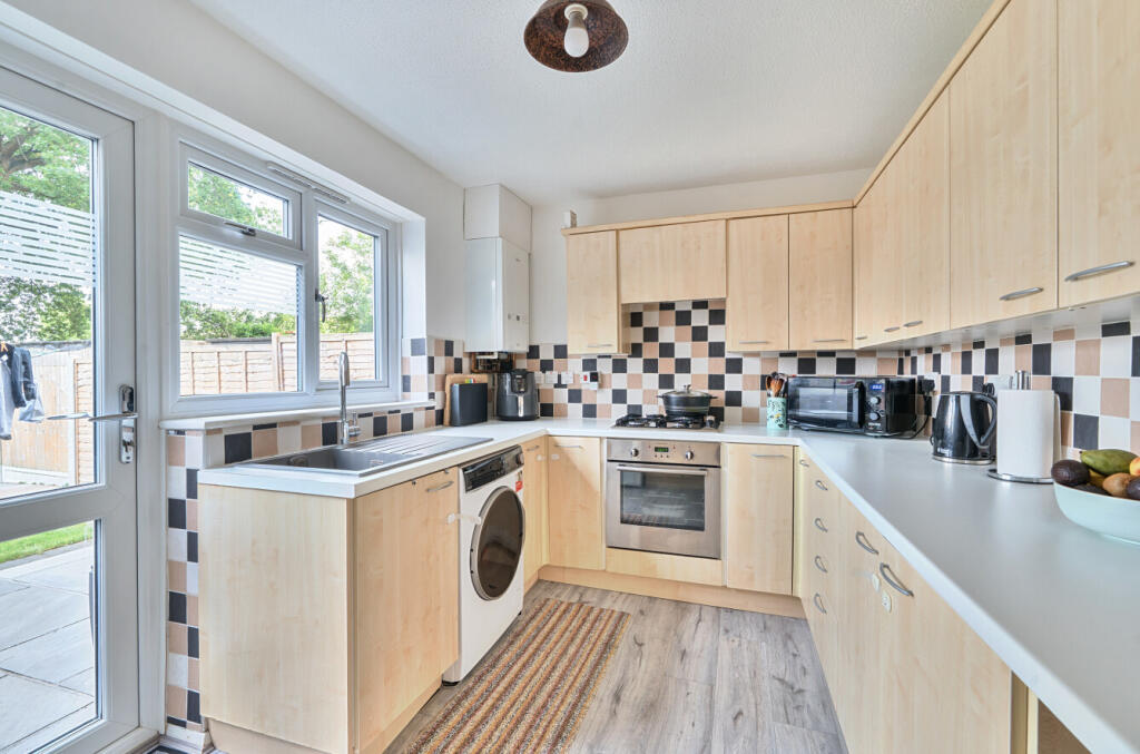 1305375-8-6847107...