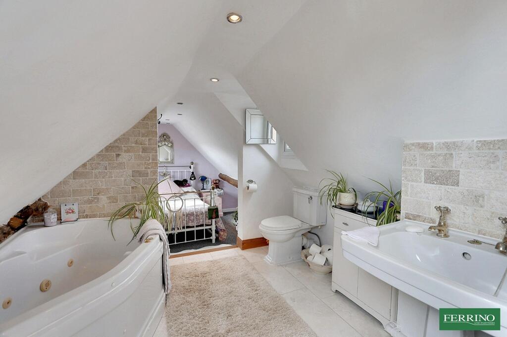 Bedroom 1 En-suite