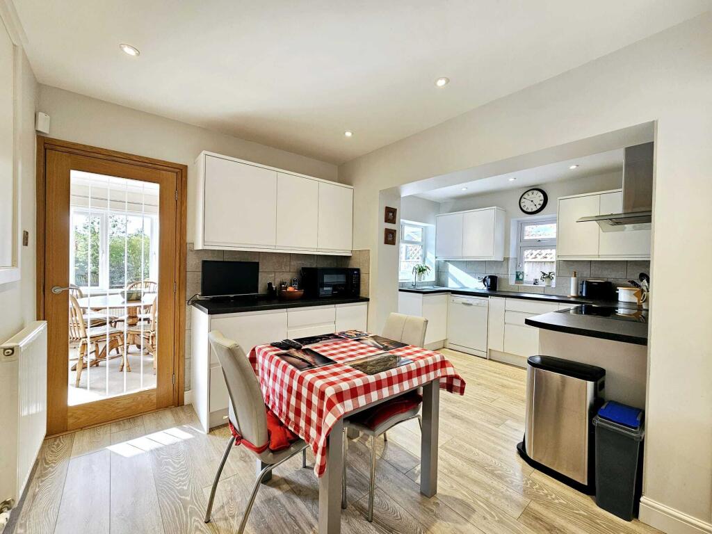 c1360319-1d7e-4d54-99f1-98f98978b841