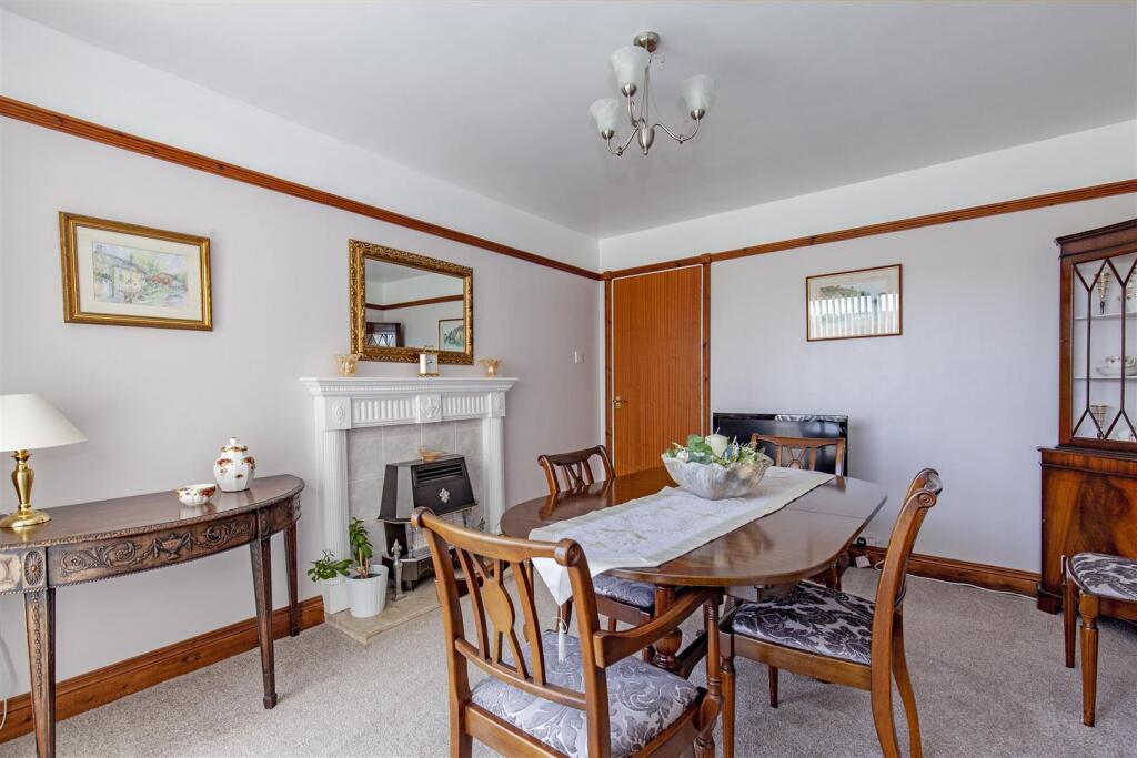 Dining Room-3.jpg