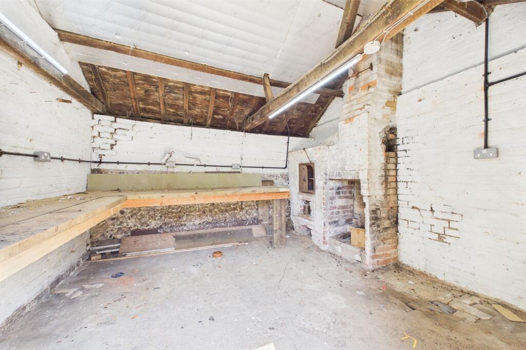 Workshop / Outbuilding