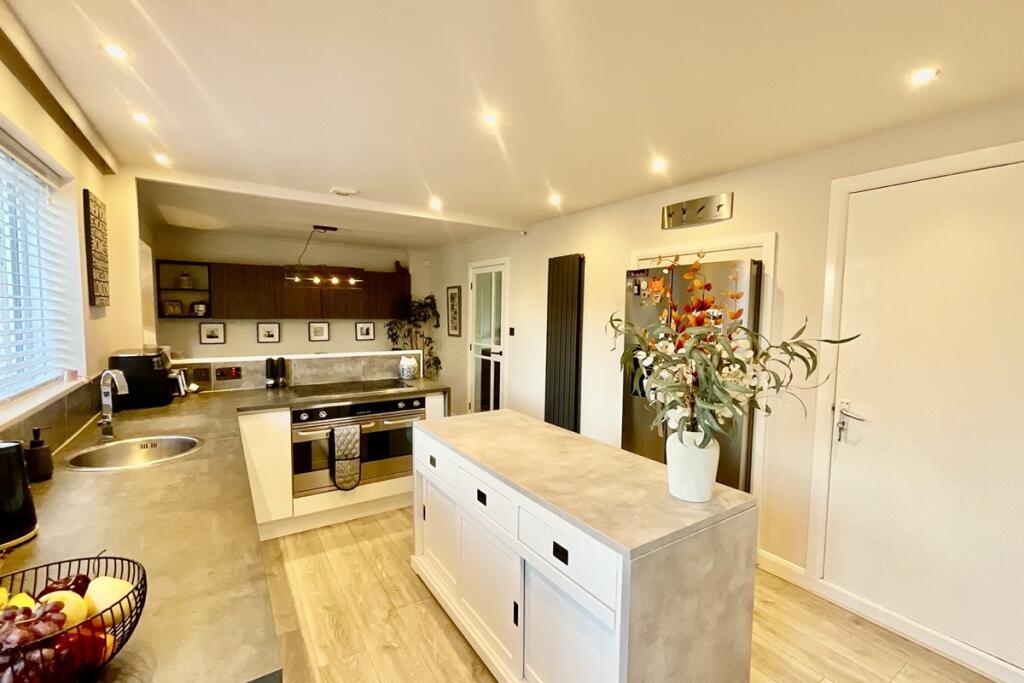 Kitchen Diner 