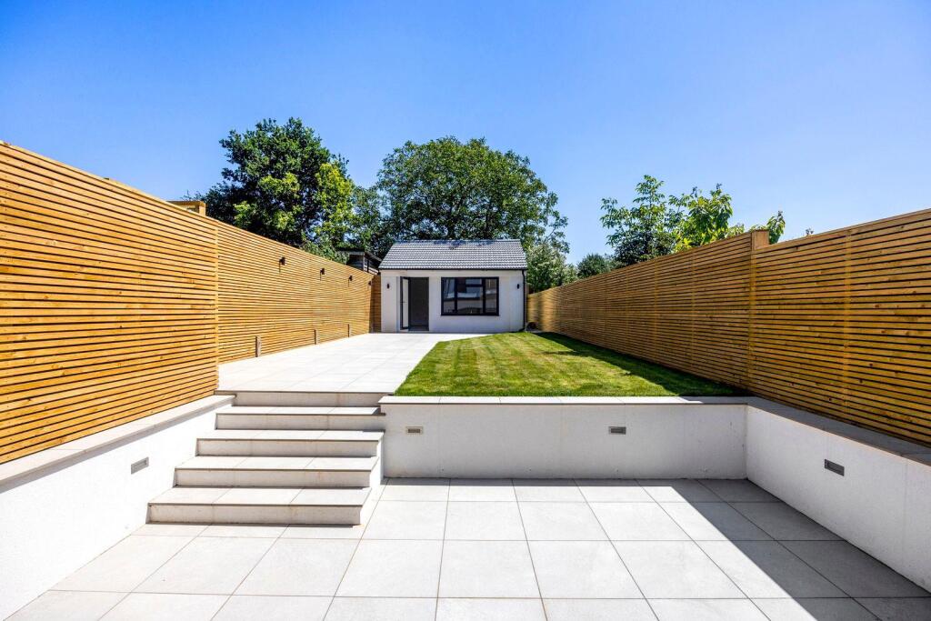 Applesham Avenue 51 GARDEN.jpeg