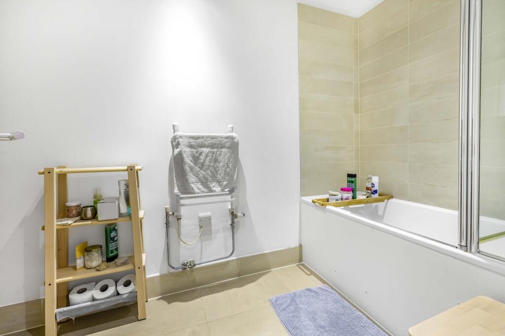 Daniel_WatneyFriend_Street13 1.JPG