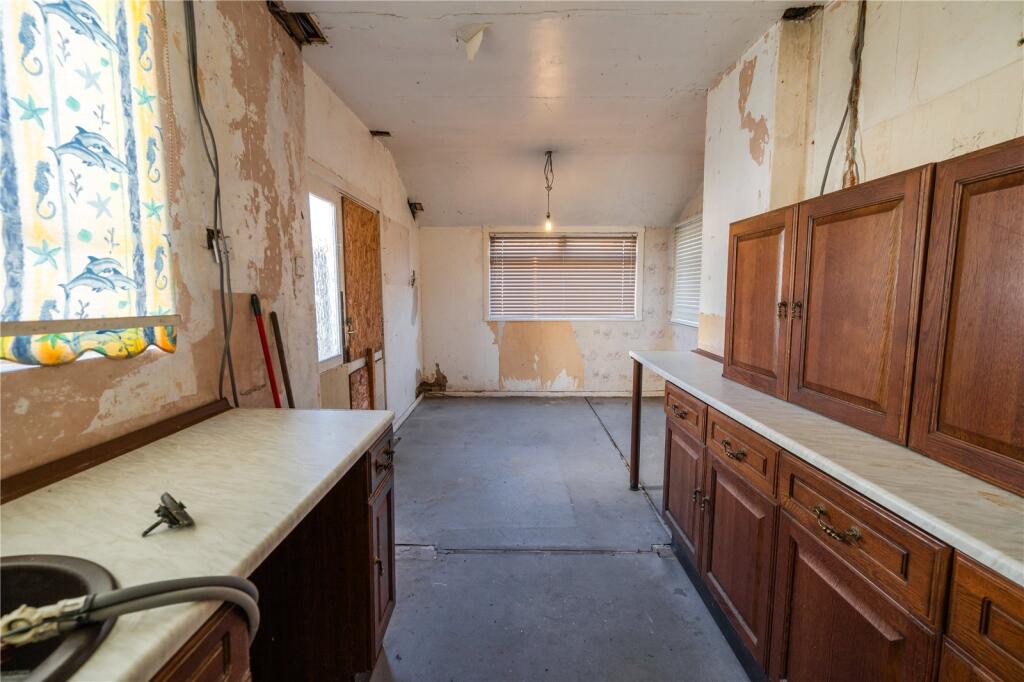 Kitchen (2)