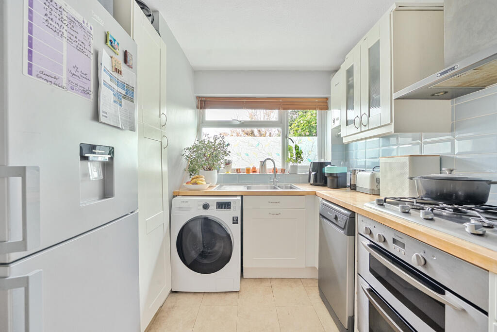 1373770-4-69021c8...