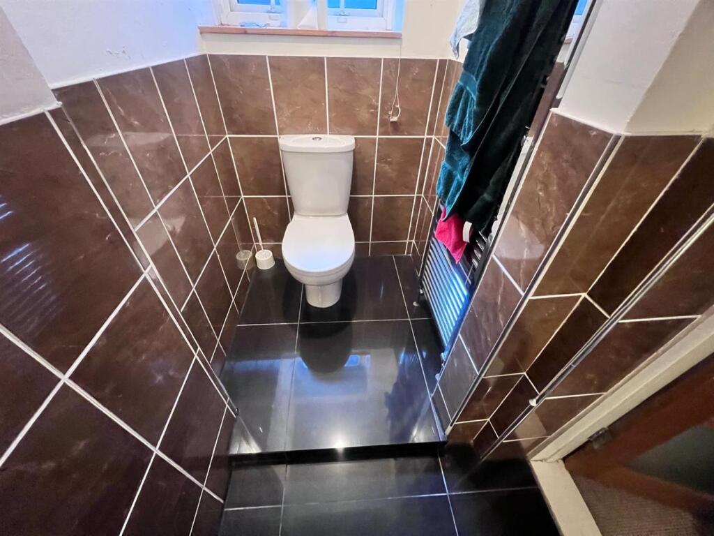 Ensuite room 2.jpg