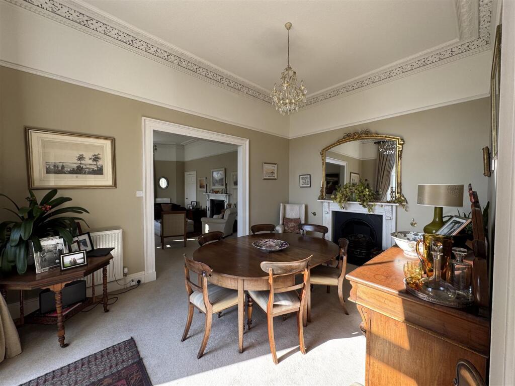 dining room 2.jpeg