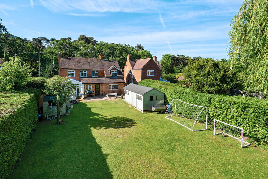 1289078-4-682c452...