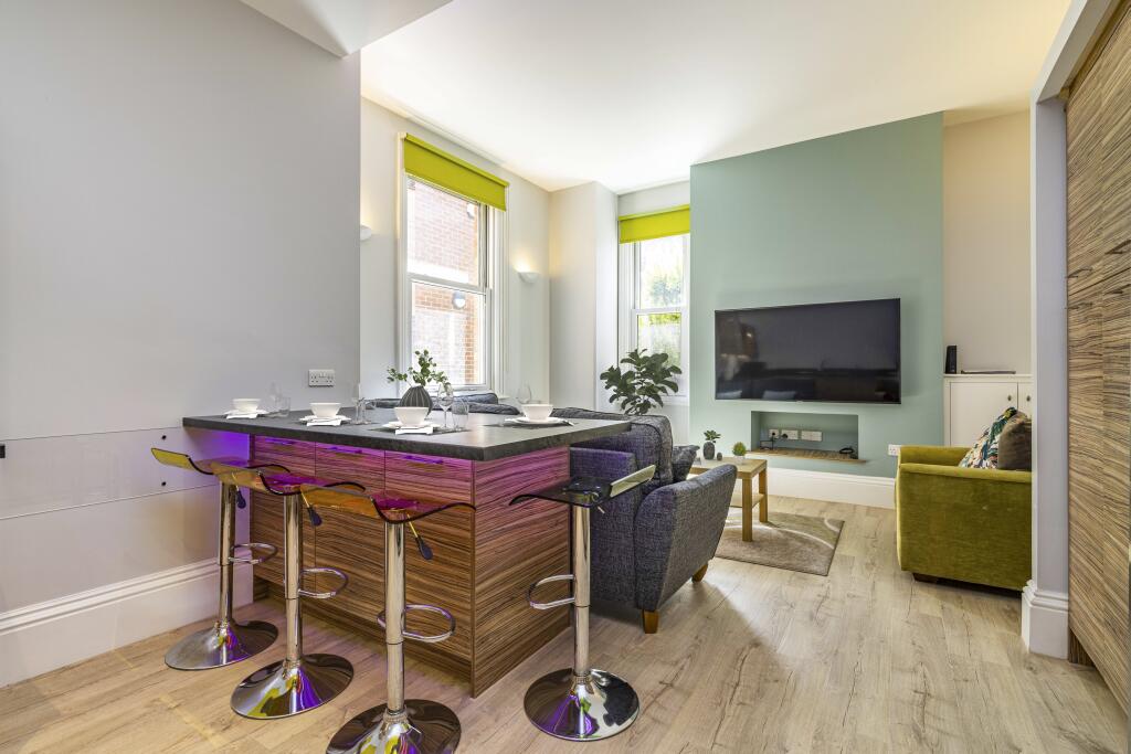 Flat 1 8 Seely Road 