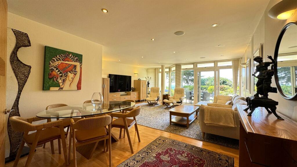 Open Plan Room