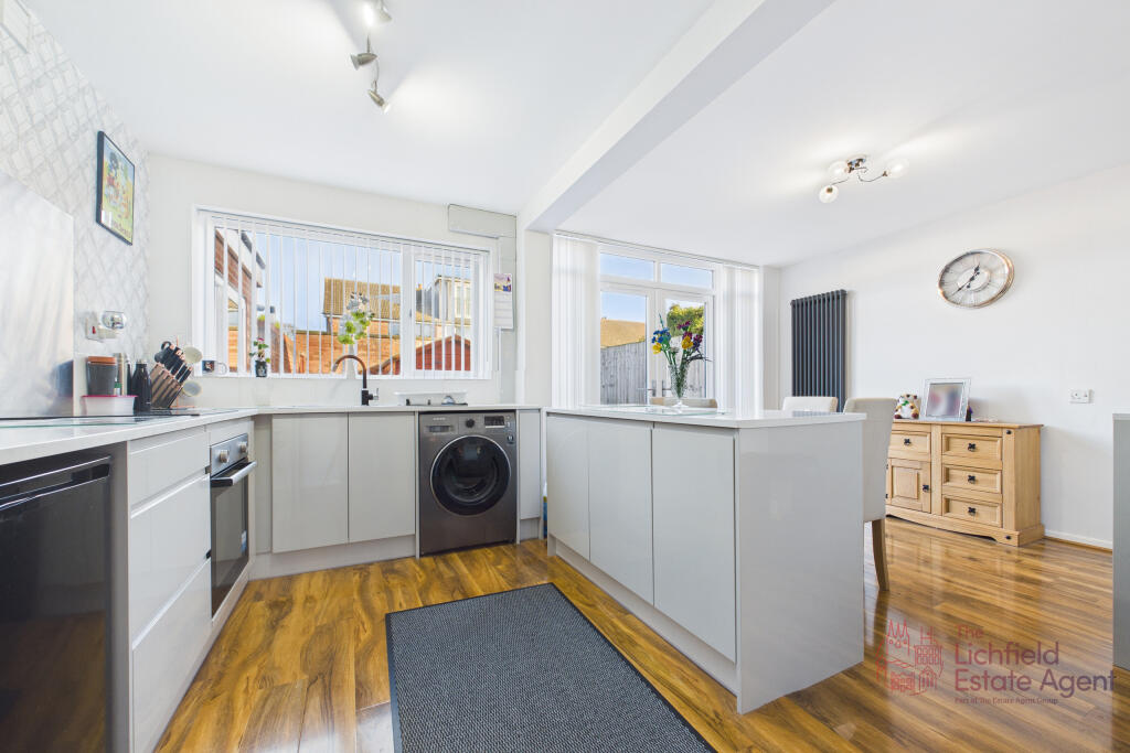 CAM02494G0-PR0072-STILL007