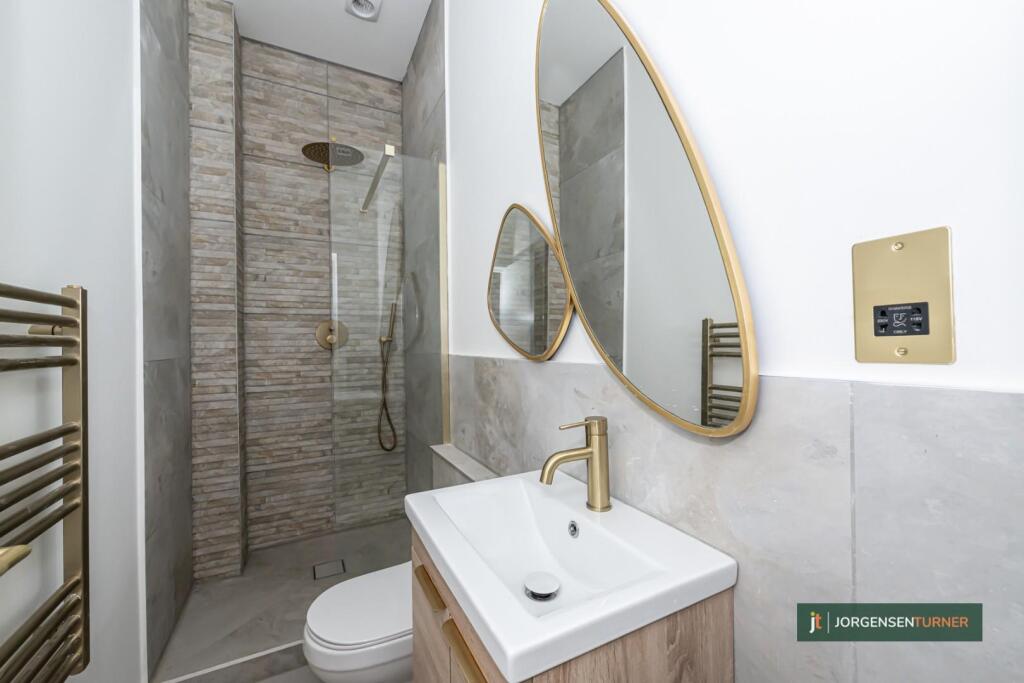 Shower Room .jpg