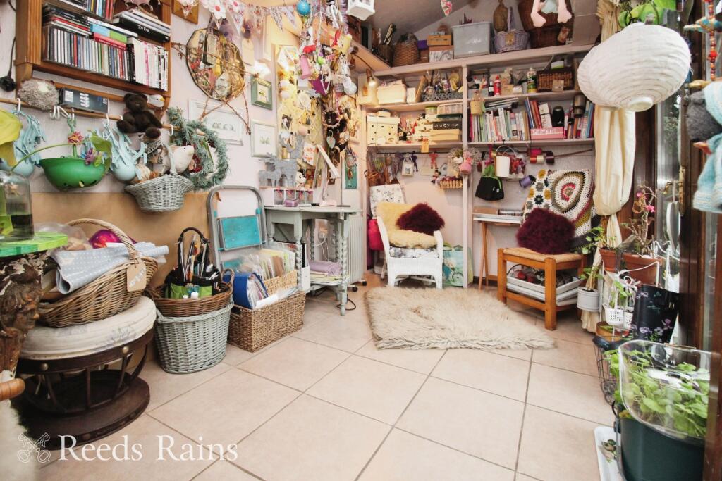 Garden/Craft Room