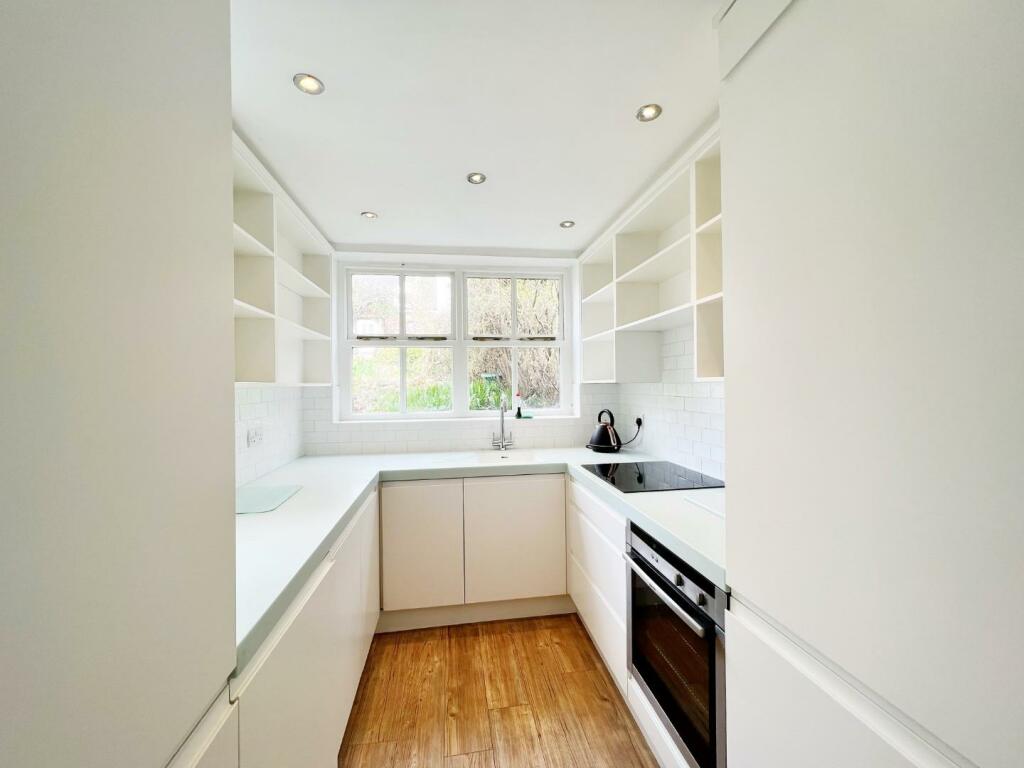Kitchen pic 1.jpg