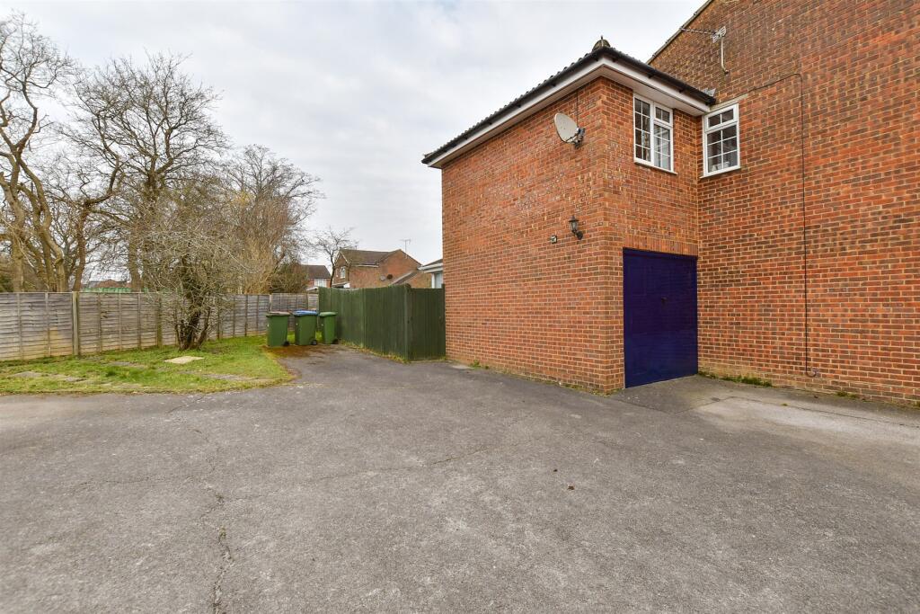 Driveway/Parking