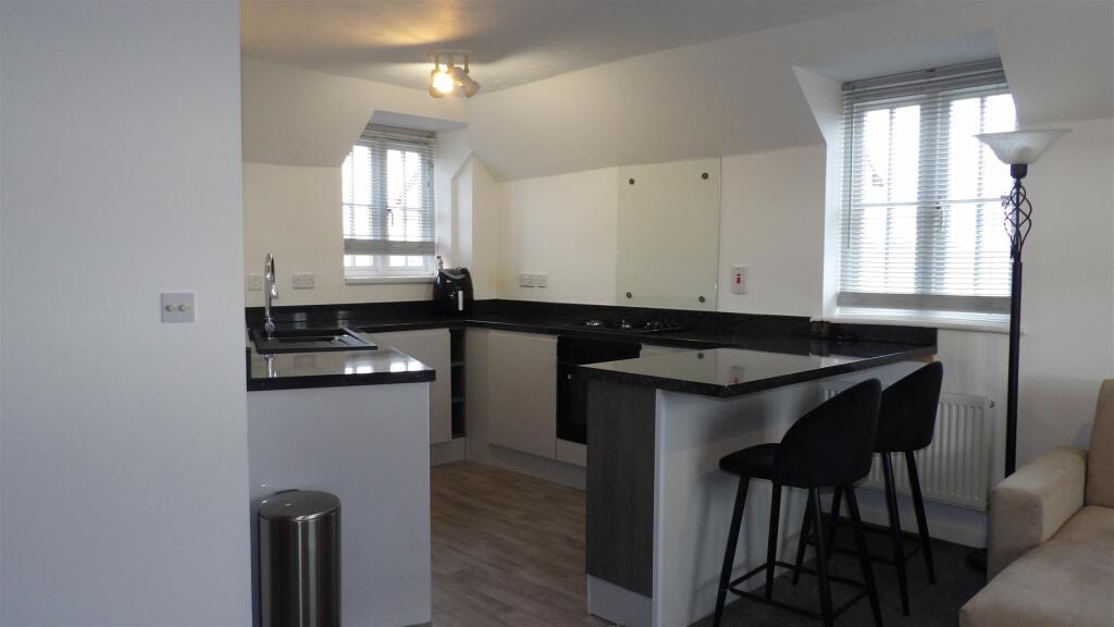 6 Wimpole House - Kitchen.JPG