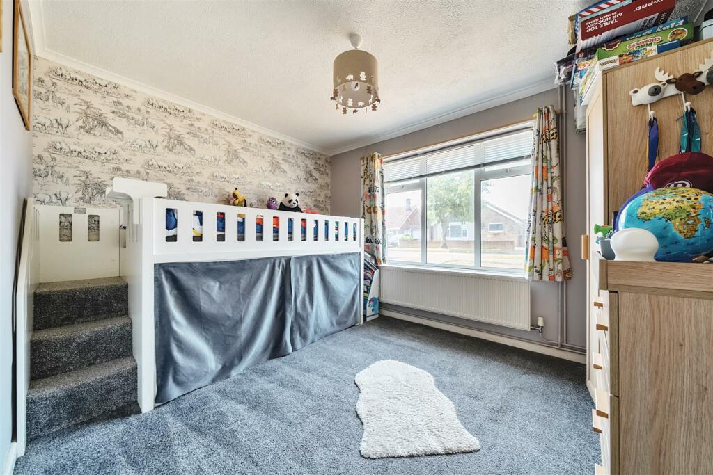 Thirlmere Avenue for sale by Guildcrest Estates - 