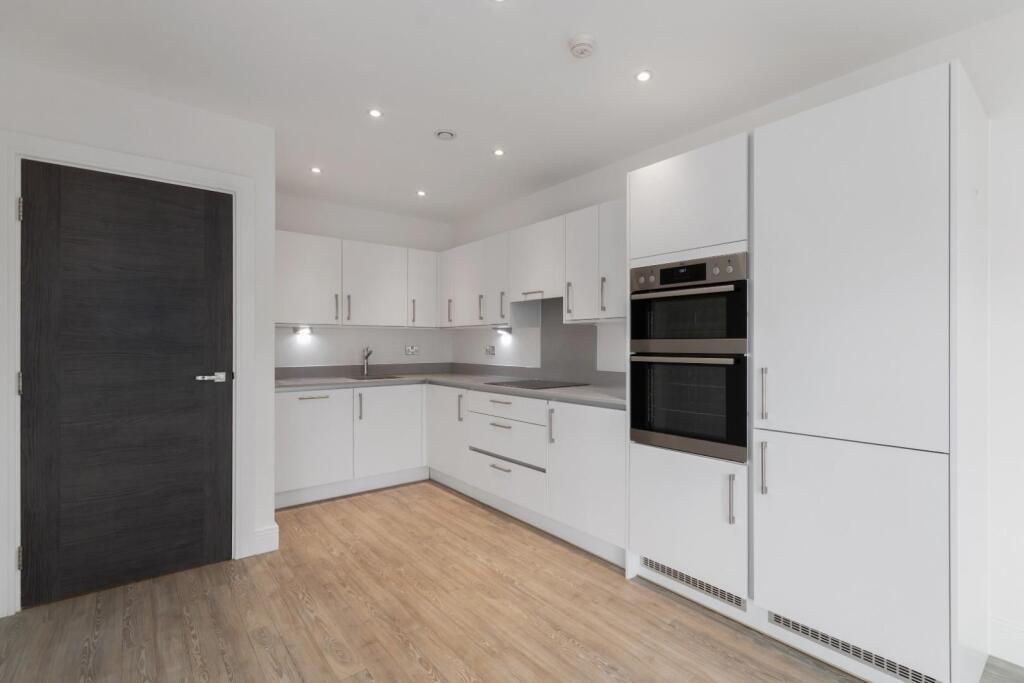 Lion Court 69 PH4.jpg