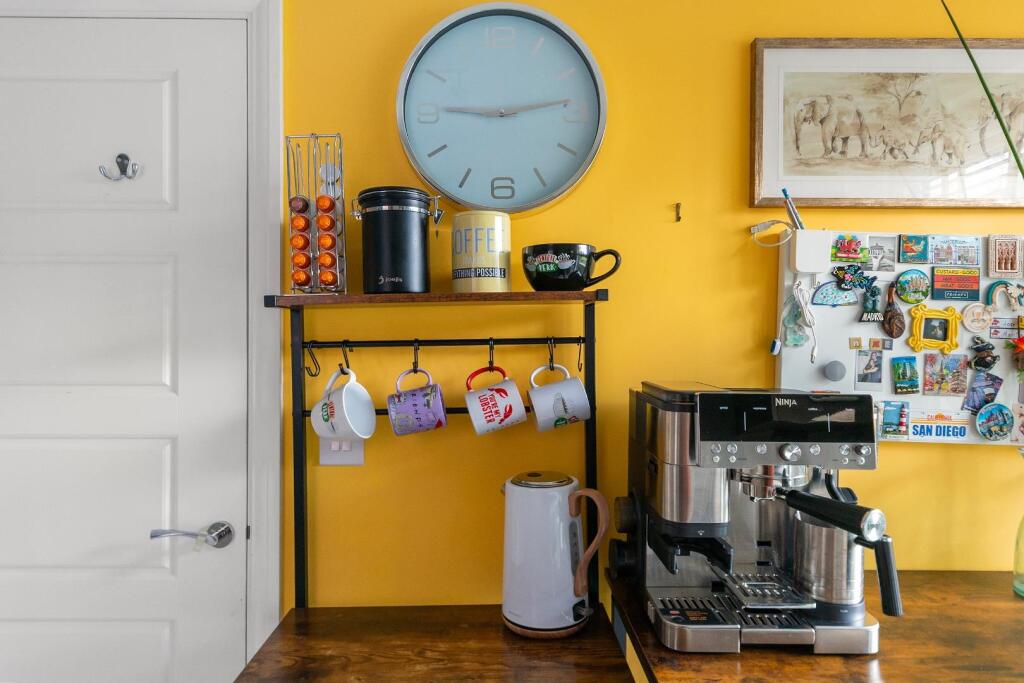 0M8RFP - Kitchen A.jpg