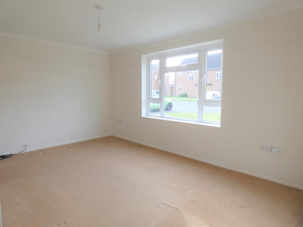 Pic 3 Living Room.JPG