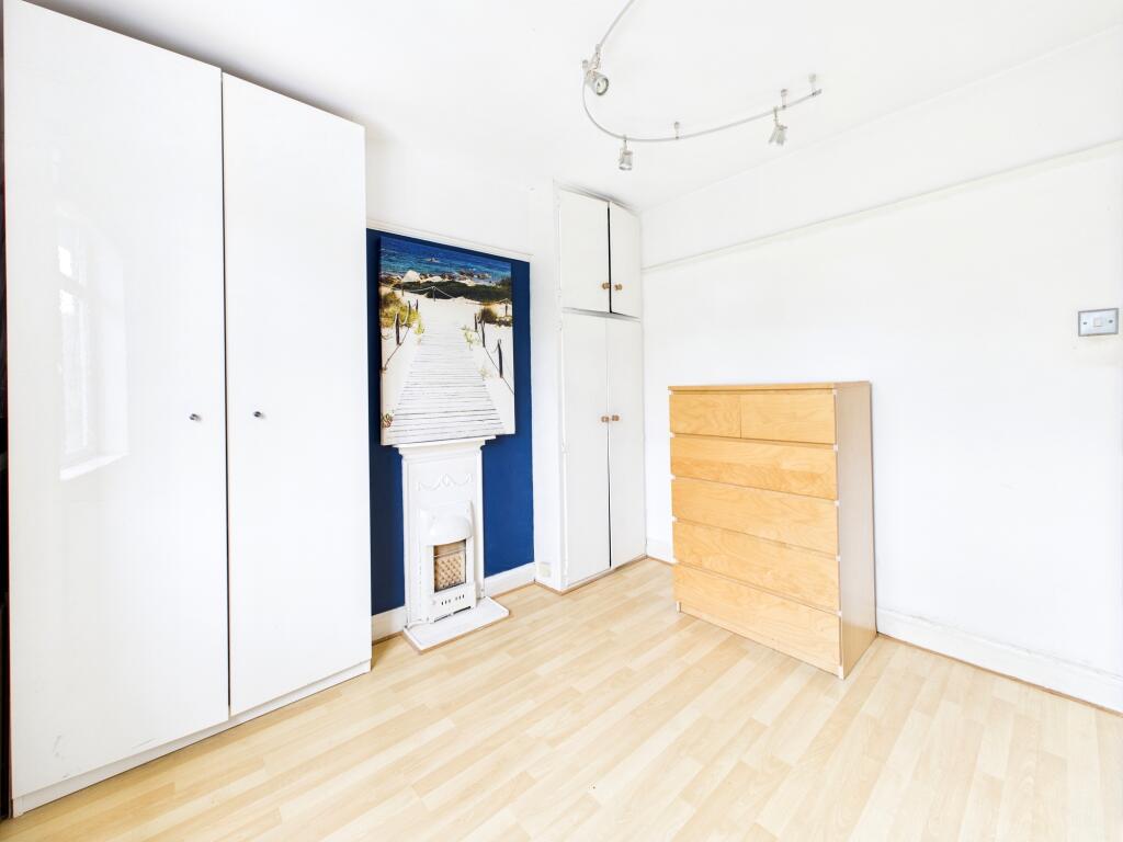 CAM05192G0-PR0116-STILL017