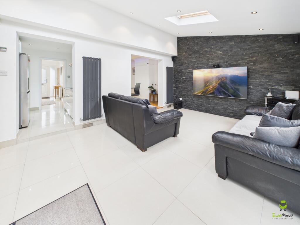 Presented by Clinton at EweMove Bexleyheath and Da