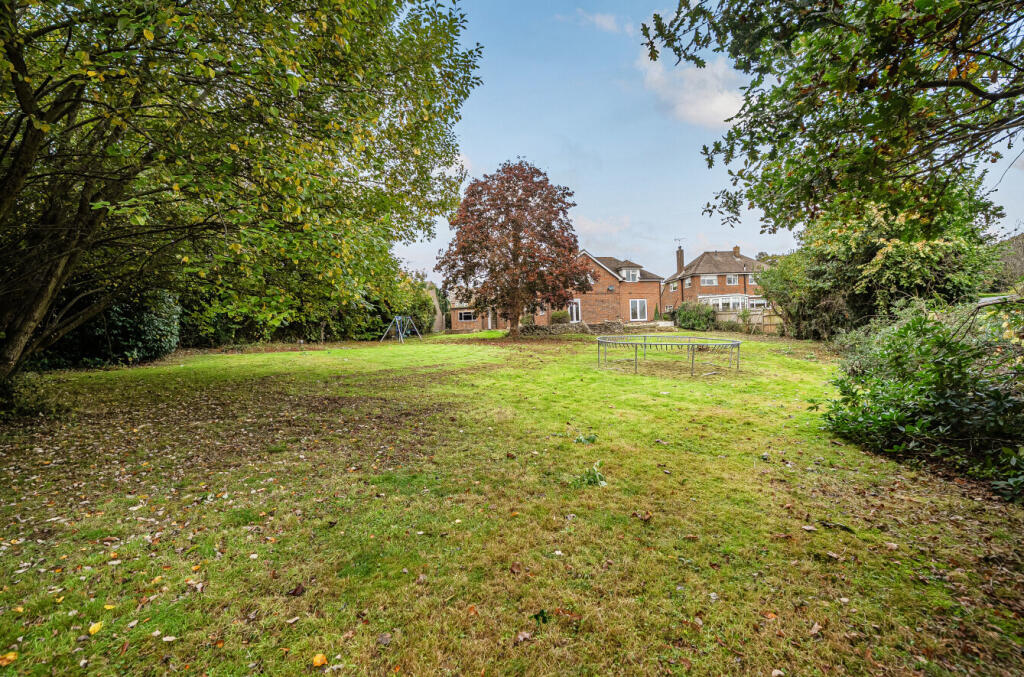 1370793-2-68f0f21...