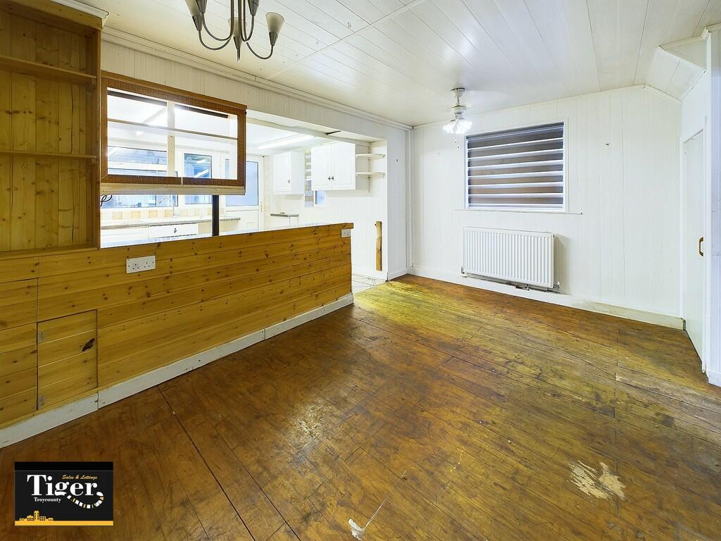 CAM02176G0-PR0392...