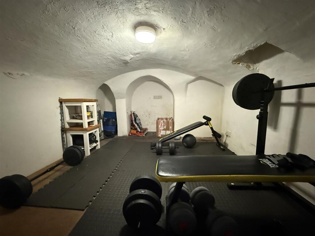 CELLAR ROOM