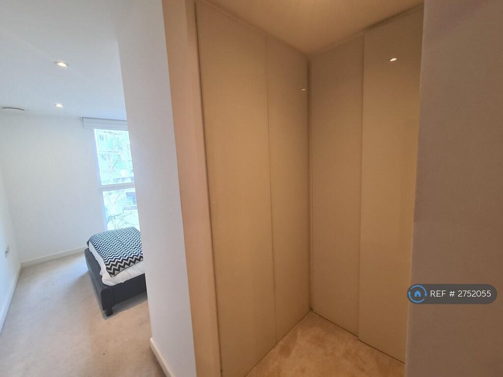 Bedroom 1 -Walk In Style Wardrobe