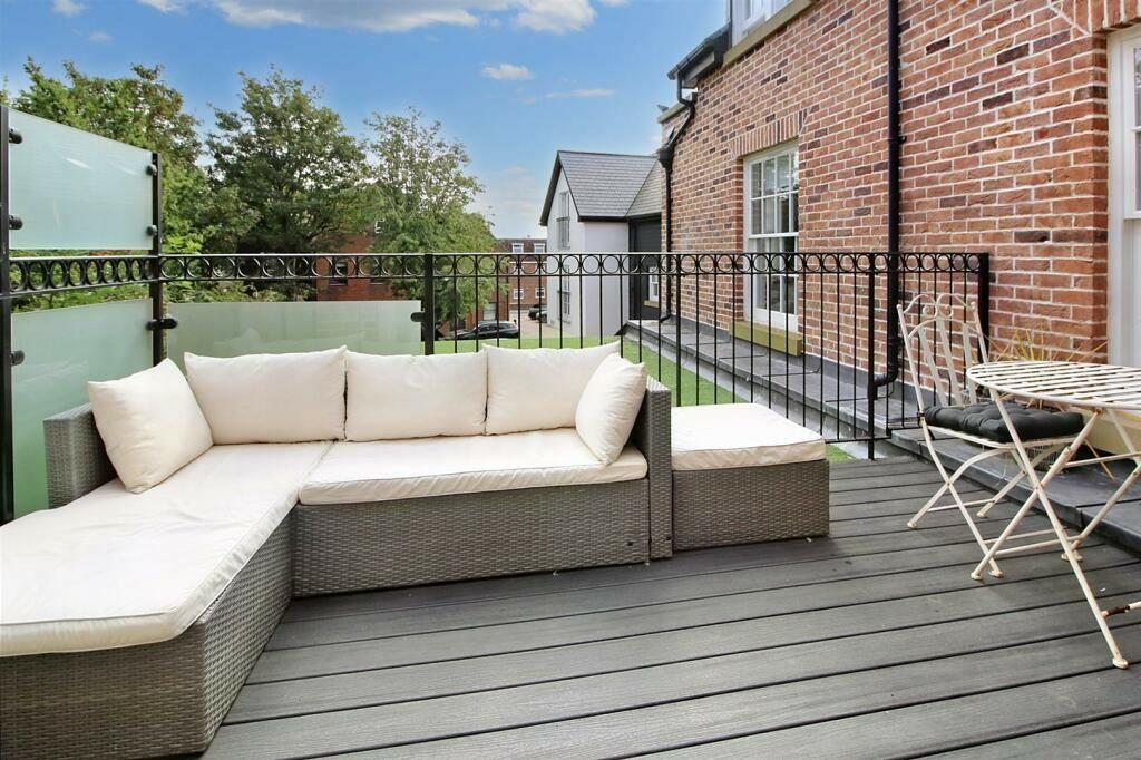 14933_32603036_IM...