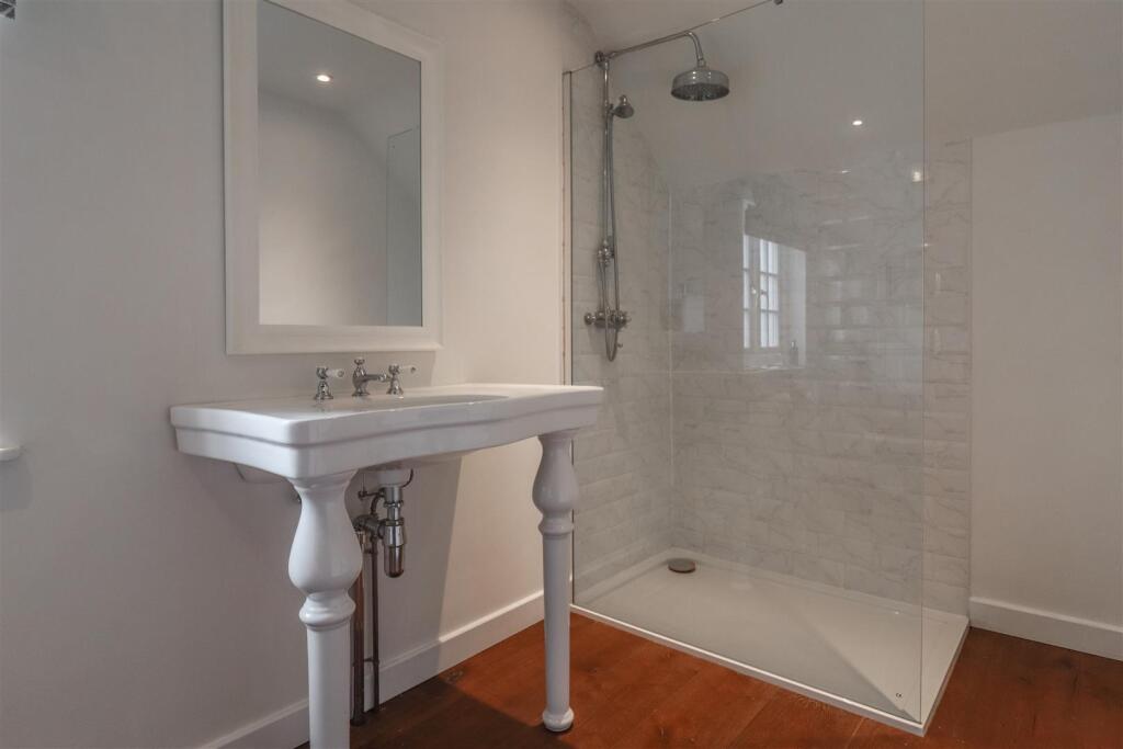 Family Shower Room