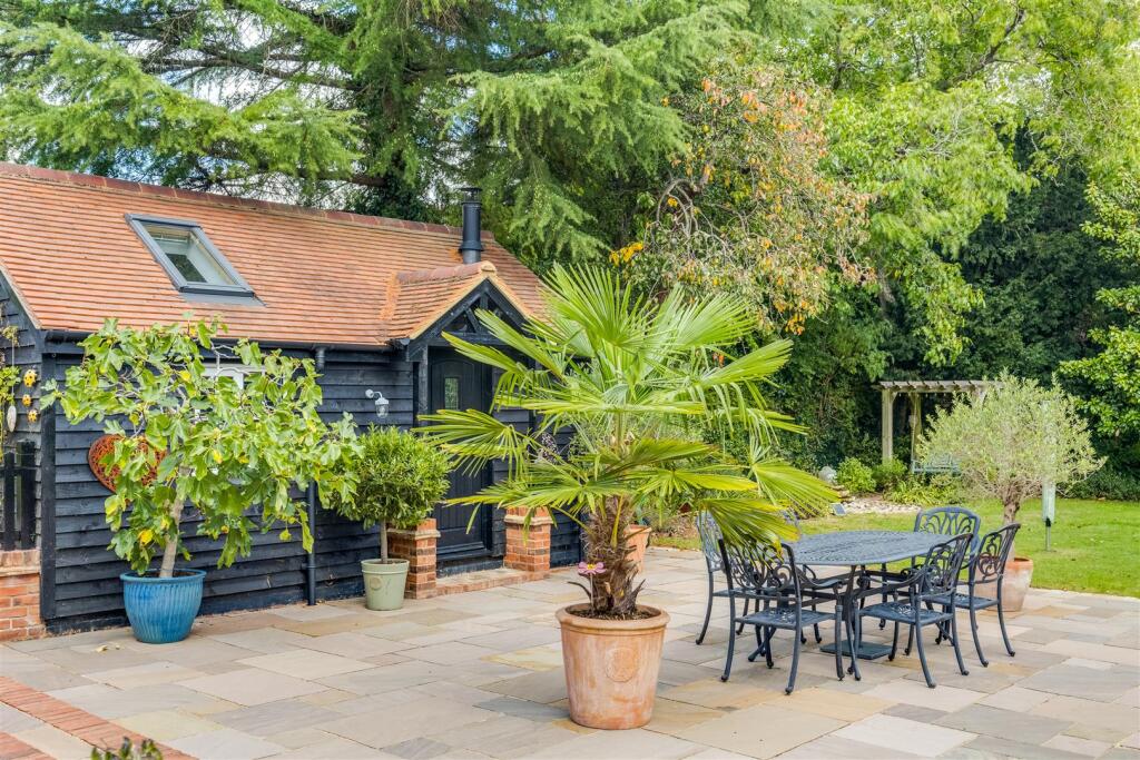 Norton Way South 334-53.jpg