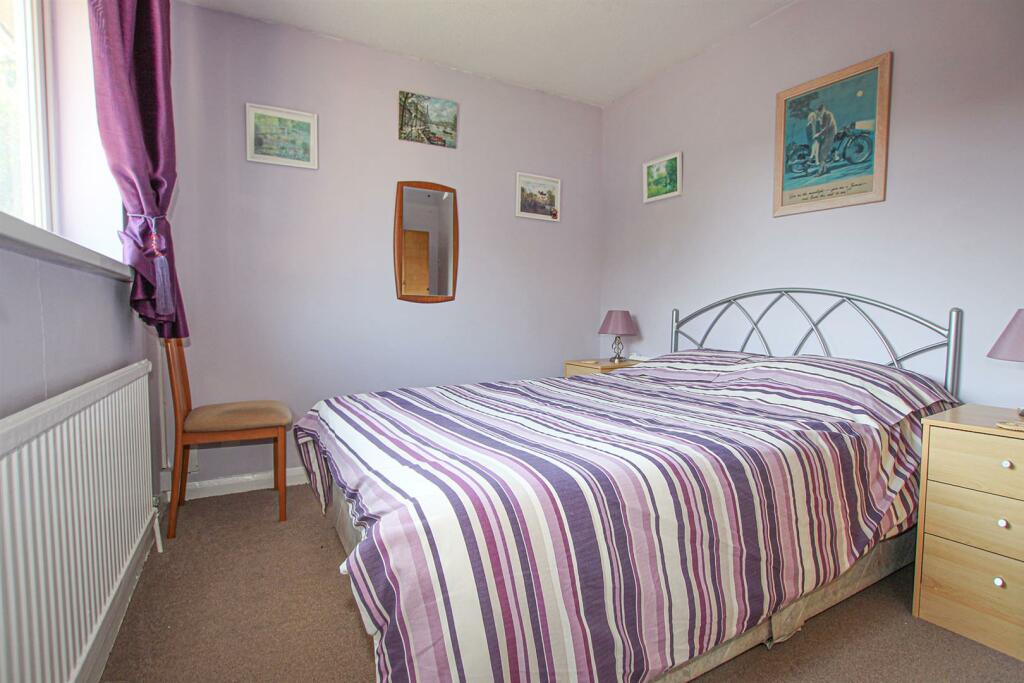 IMG_7868 DBL BED.jpg