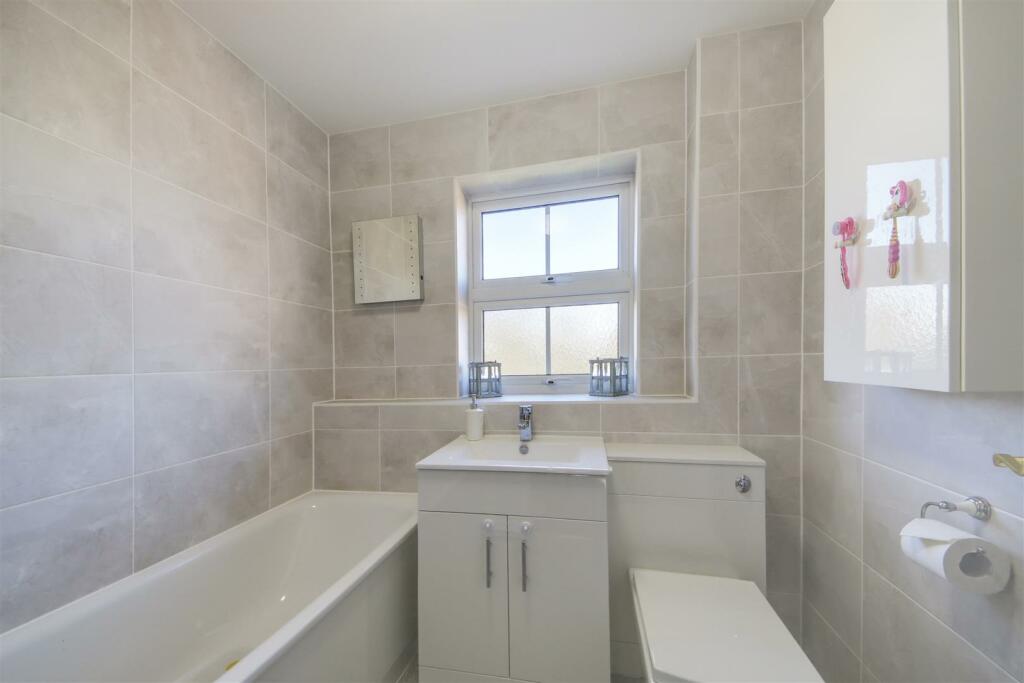 Family Bathroom.jpg