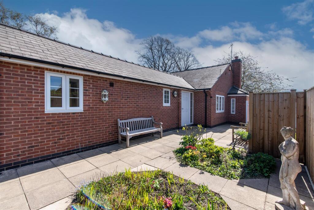 54 village rd-hi-16.jpg